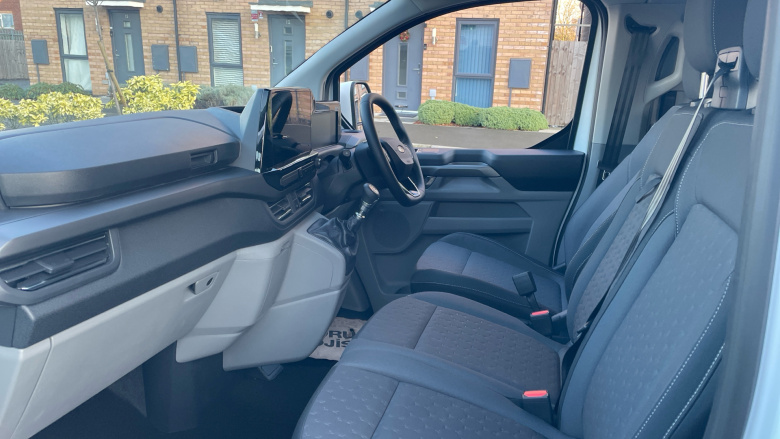 Ford Tourneo Custom 320 L1 Diesel Fwd 2.0 EcoBlue 136ps H1 Titanium 8 seater Auto